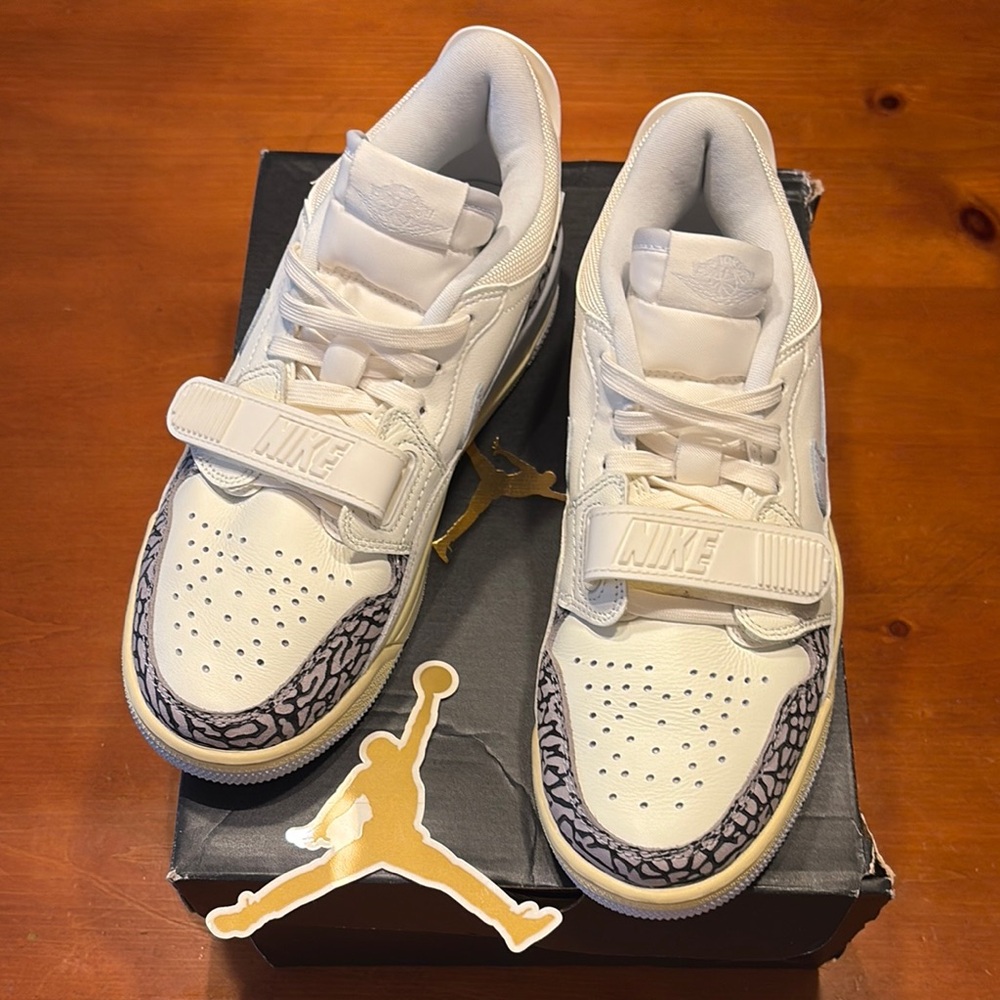 AIR JORDAN  Legacy 312  White and Black Sneakers with Classic Design